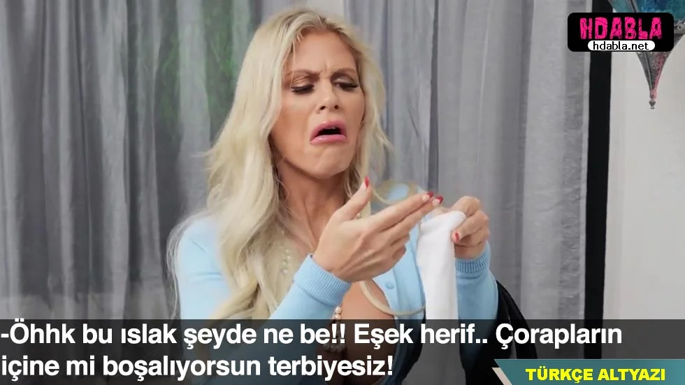 Kendi eşine özel bir gün hazırlığı yapıyor ve doğum günü sürprizi düzenliyor.